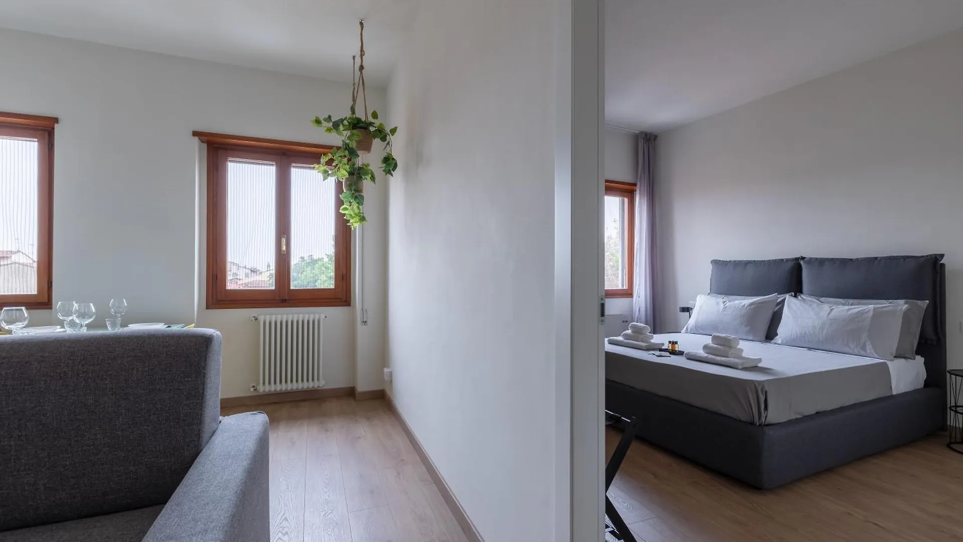 Amazing Apt Free Private Parking 18 Min By Train To Florence Prato  0*, Prato (Prato) Italia